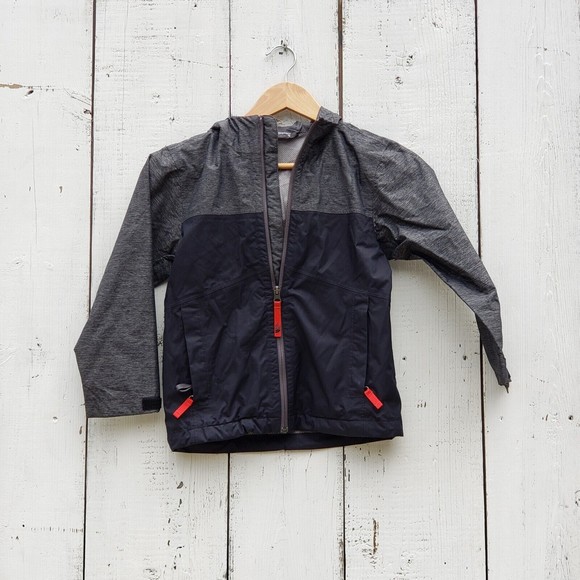 The North Face Kids Boys Size 6 Black Raincoat Zip Up Jacket w Red Accents